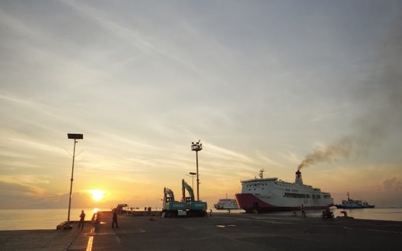 traveling between nearby islands by ferry